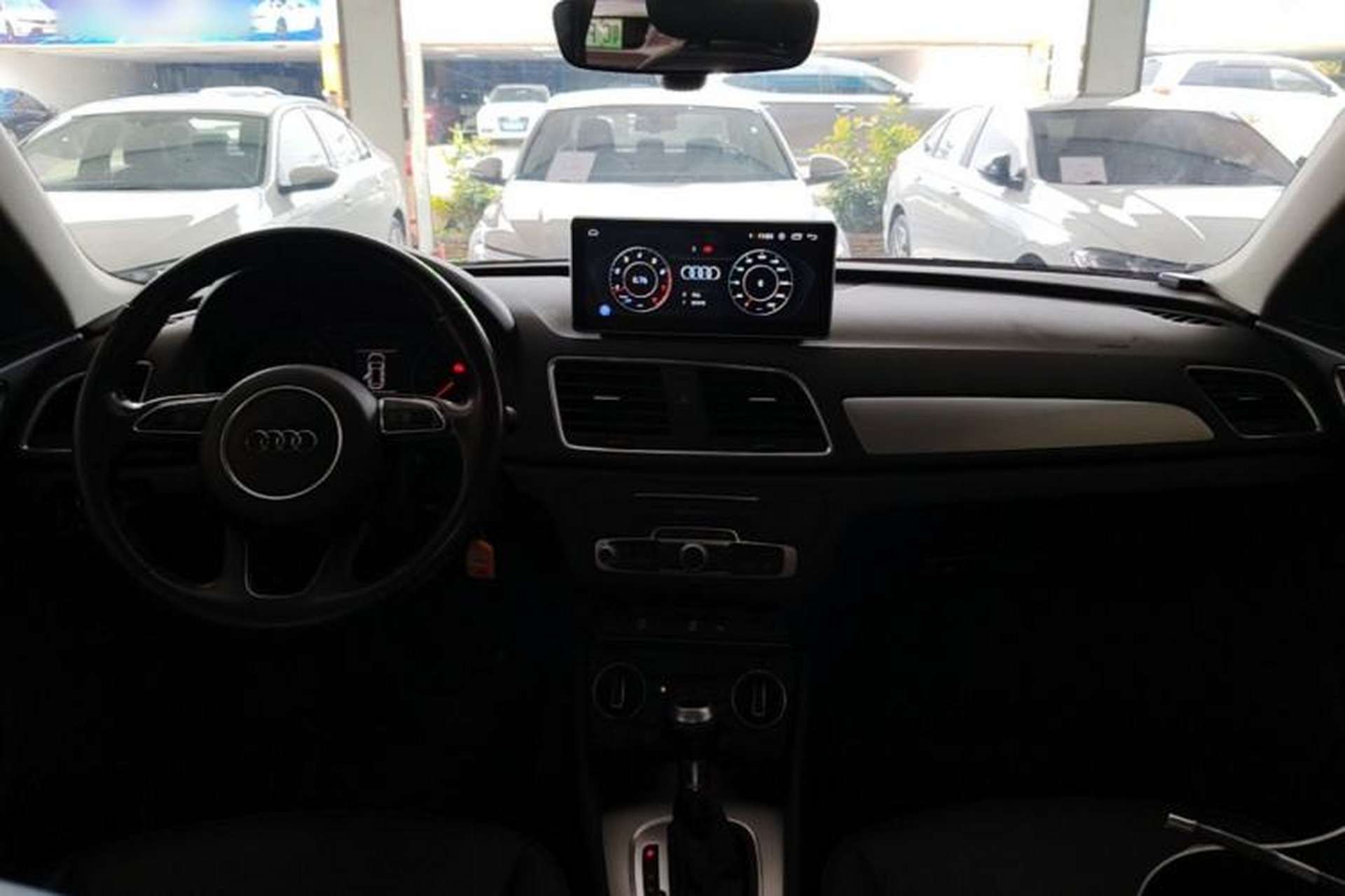 Used Audi Q3 2016 30 TFSI Fashion Model Center Console