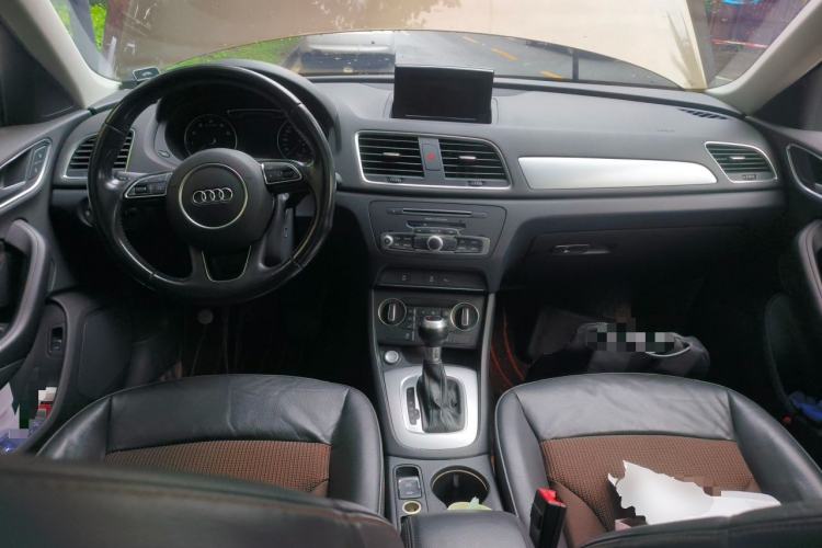 Used Audi Q3 2016 30 TFSI Fashion Model Center Console