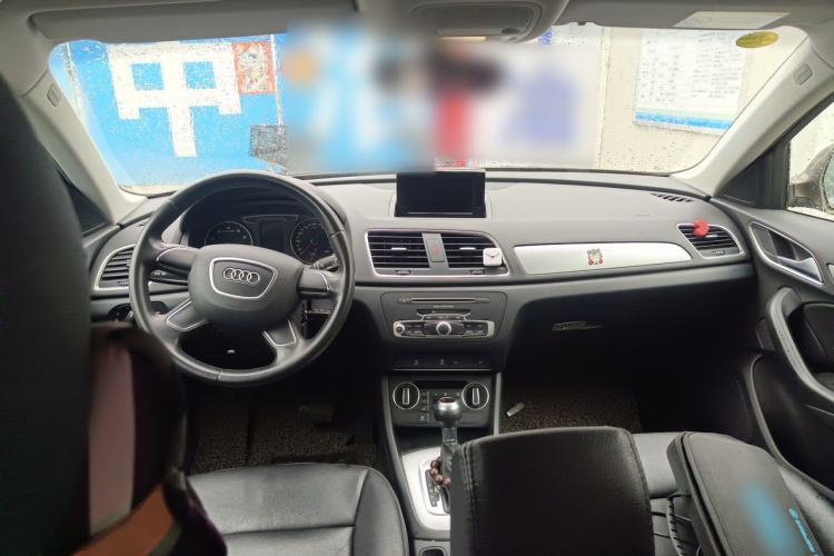 Used Audi Q3 2016 30 TFSI Standard Model Center Console