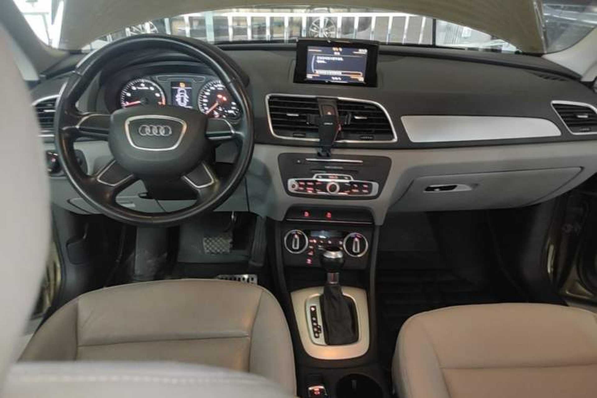 Used Audi Q3 2016 30 TFSI Standard Model Center Console