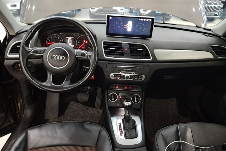Used Audi Q3 2016 30 TFSI Fashion Model Center Console