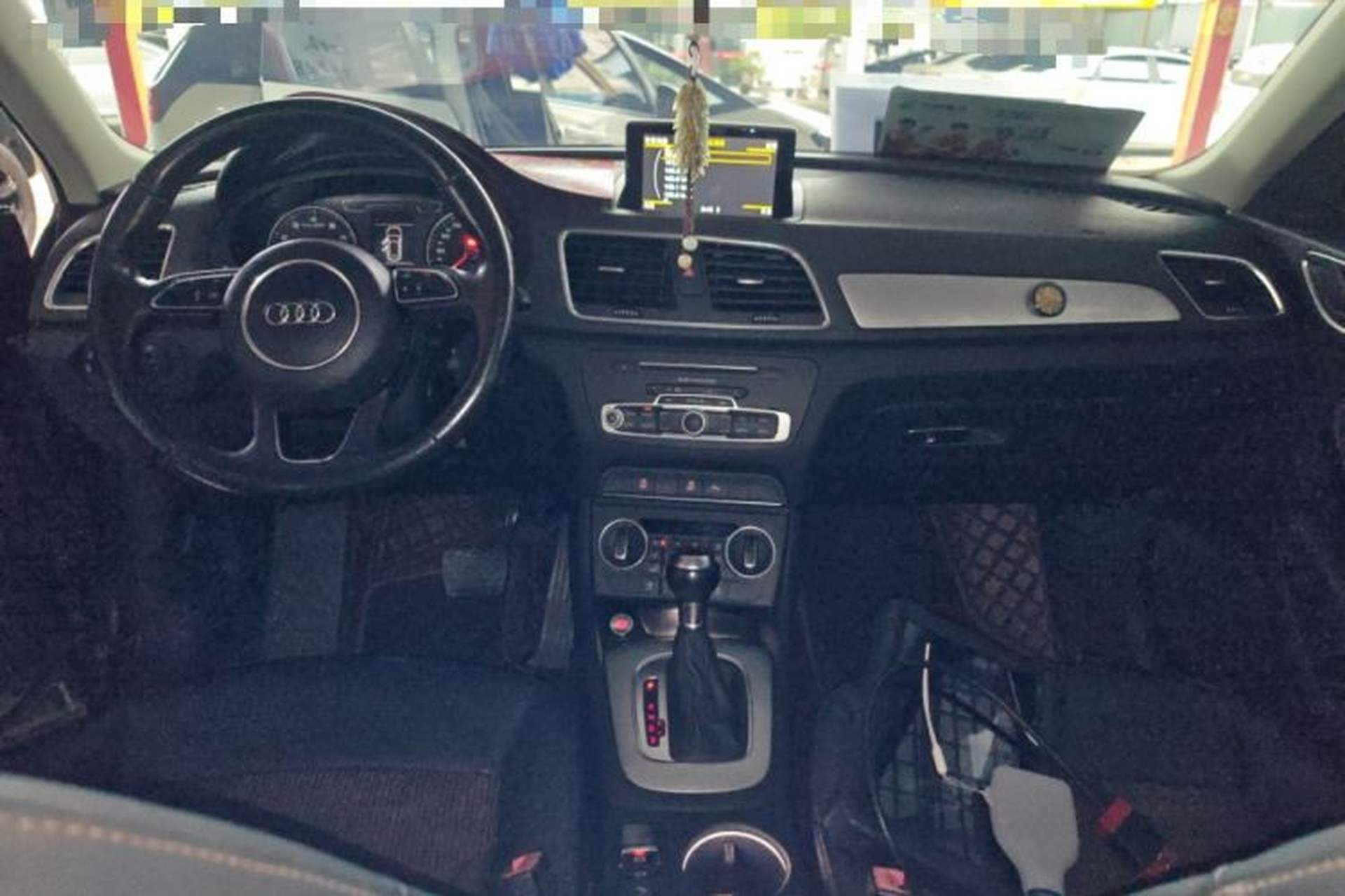 Used Audi Q3 2016 35 TFSI Fashion Model Center Console