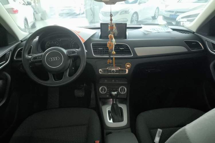 Used Audi Q3 2016 30 TFSI Collector's Edition Intelligent Model Center Console