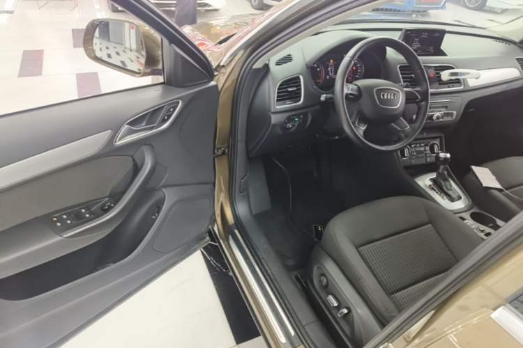 Used Audi Q3 2016 30 TFSI Standard Model Driver Seat