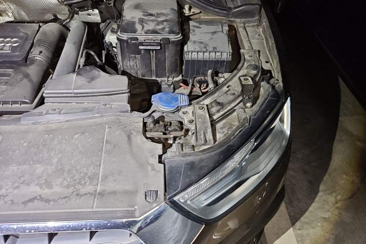 Used Audi Q3 2016 30 TFSI Fashion Model Engine Bay Left