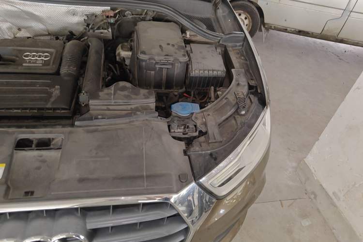 Used Audi Q3 2016 30 TFSI Fashion Model Engine Bay Left