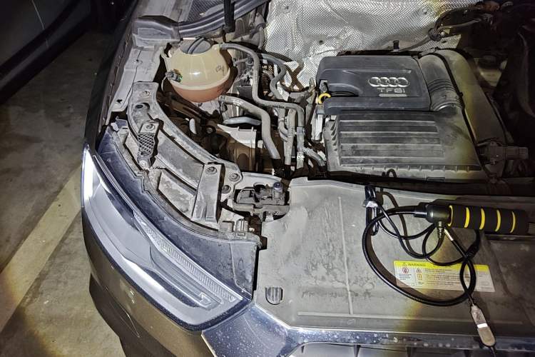 Used Audi Q3 2016 30 TFSI Fashion Model Engine Bay Right
