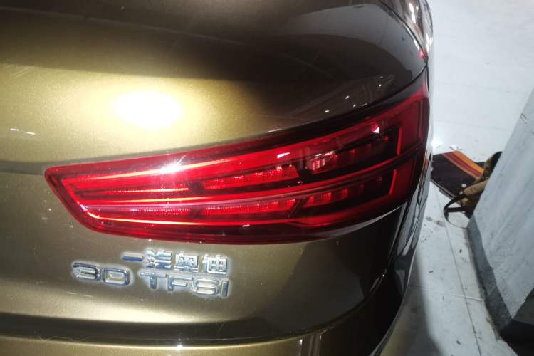 Used Audi Q3 2016 30 TFSI Fashion Model Exterior 3