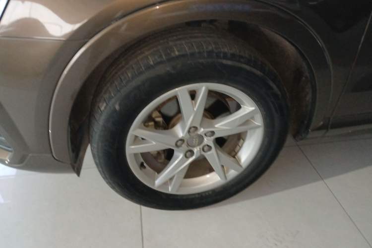 Used Audi Q3 2016 30 TFSI Fashion Model Exterior 4