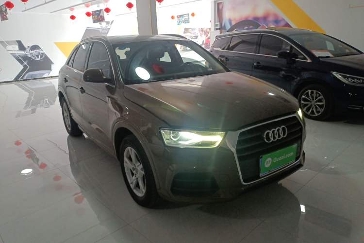 Used Audi Q3 2016 30 TFSI Fashion Model Front Right 45 Deg