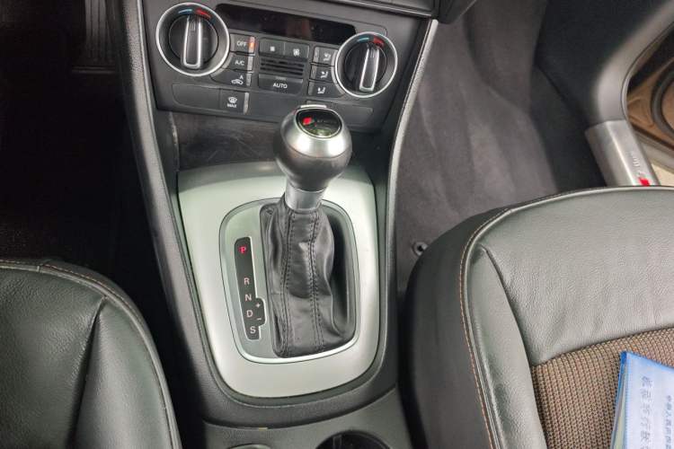 Used Audi Q3 2016 30 TFSI Fashion Model Gear Lever