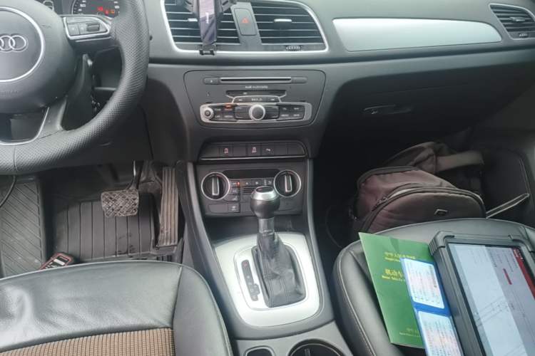 Used Audi Q3 2016 35 TFSI Fashion Model Gear Lever