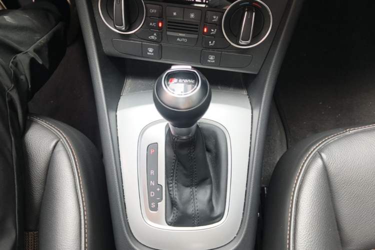 Used Audi Q3 2016 30 TFSI Fashion Model Gear Lever