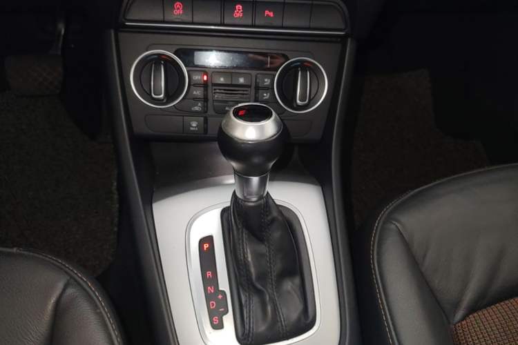 Used Audi Q3 2016 30 TFSI Fashion Model Gear Lever