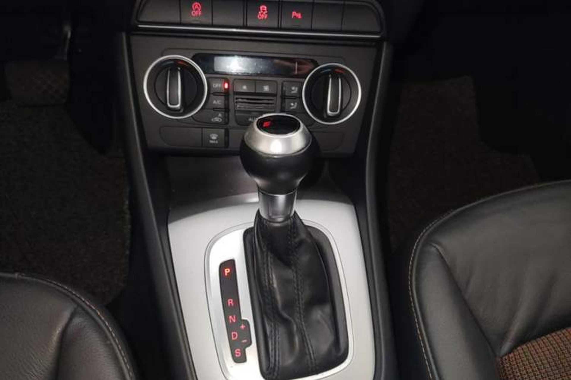 Used Audi Q3 2016 30 TFSI Fashion Model Gear Lever