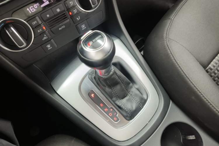Used Audi Q3 2016 30 TFSI Standard Model Gear Lever