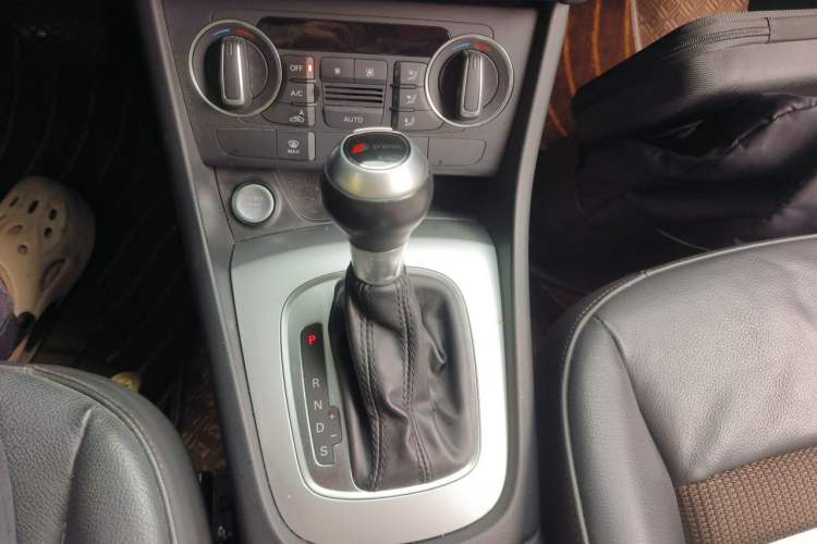 Used Audi Q3 2016 30 TFSI Fashion Model Gear Lever