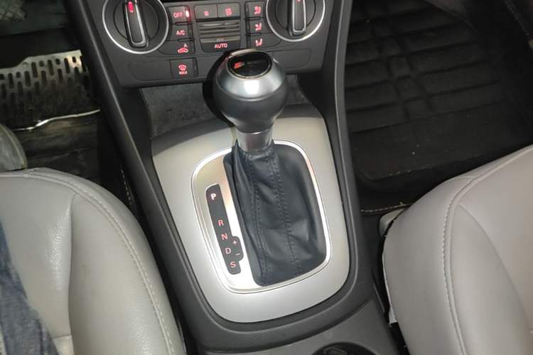 Used Audi Q3 2016 30 TFSI Standard Model Gear Lever