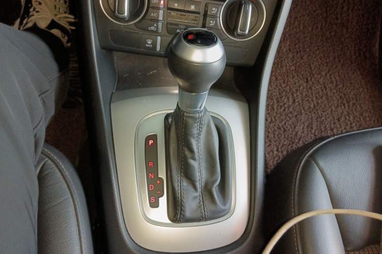 Used Audi Q3 2016 30 TFSI Fashion Model Gear Lever
