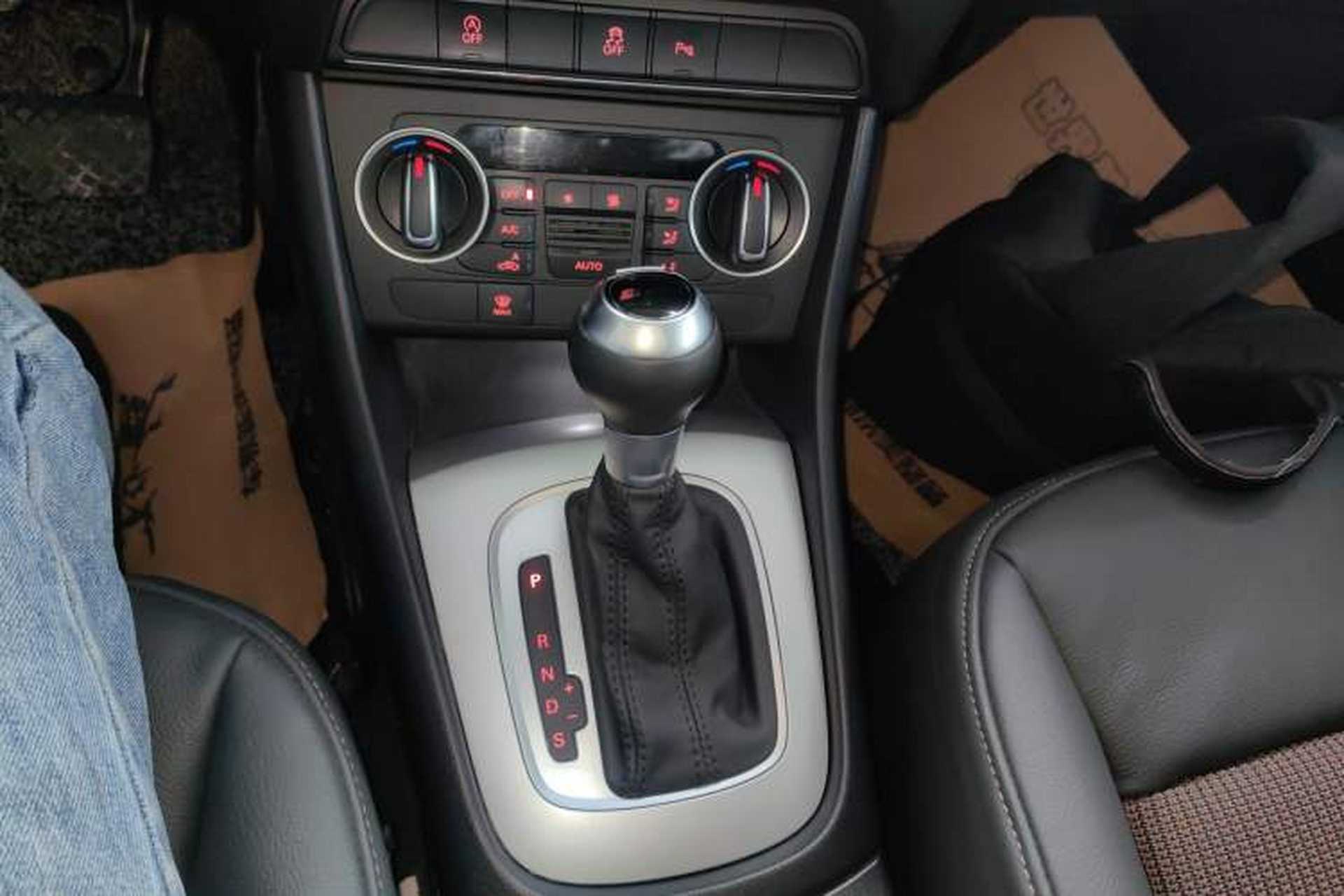 Used Audi Q3 2016 30 TFSI Fashion Model Gear Lever