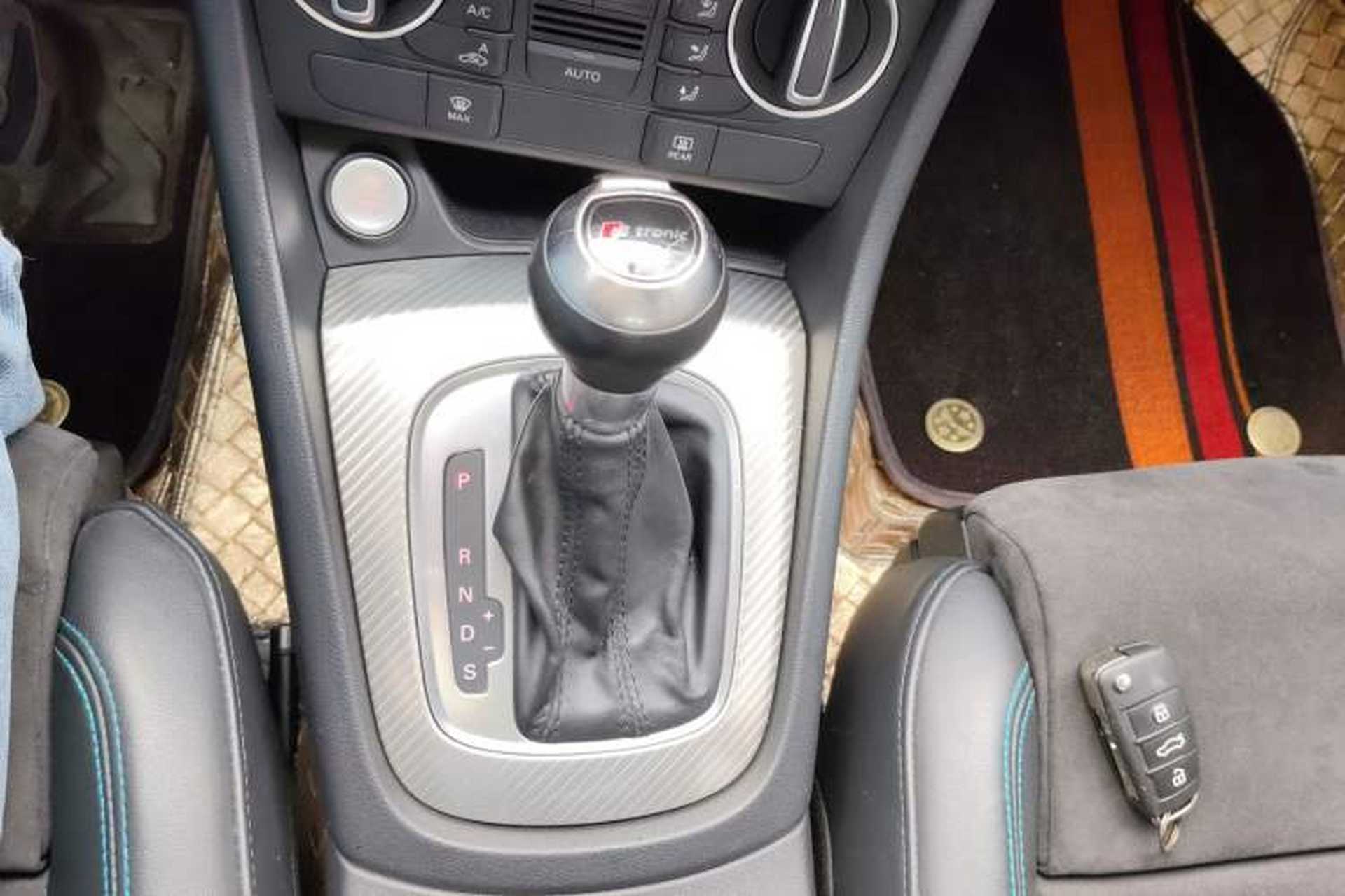 Used Audi Q3 2016 40 TFSI quattro all-wheel-drive sport model Gear Lever