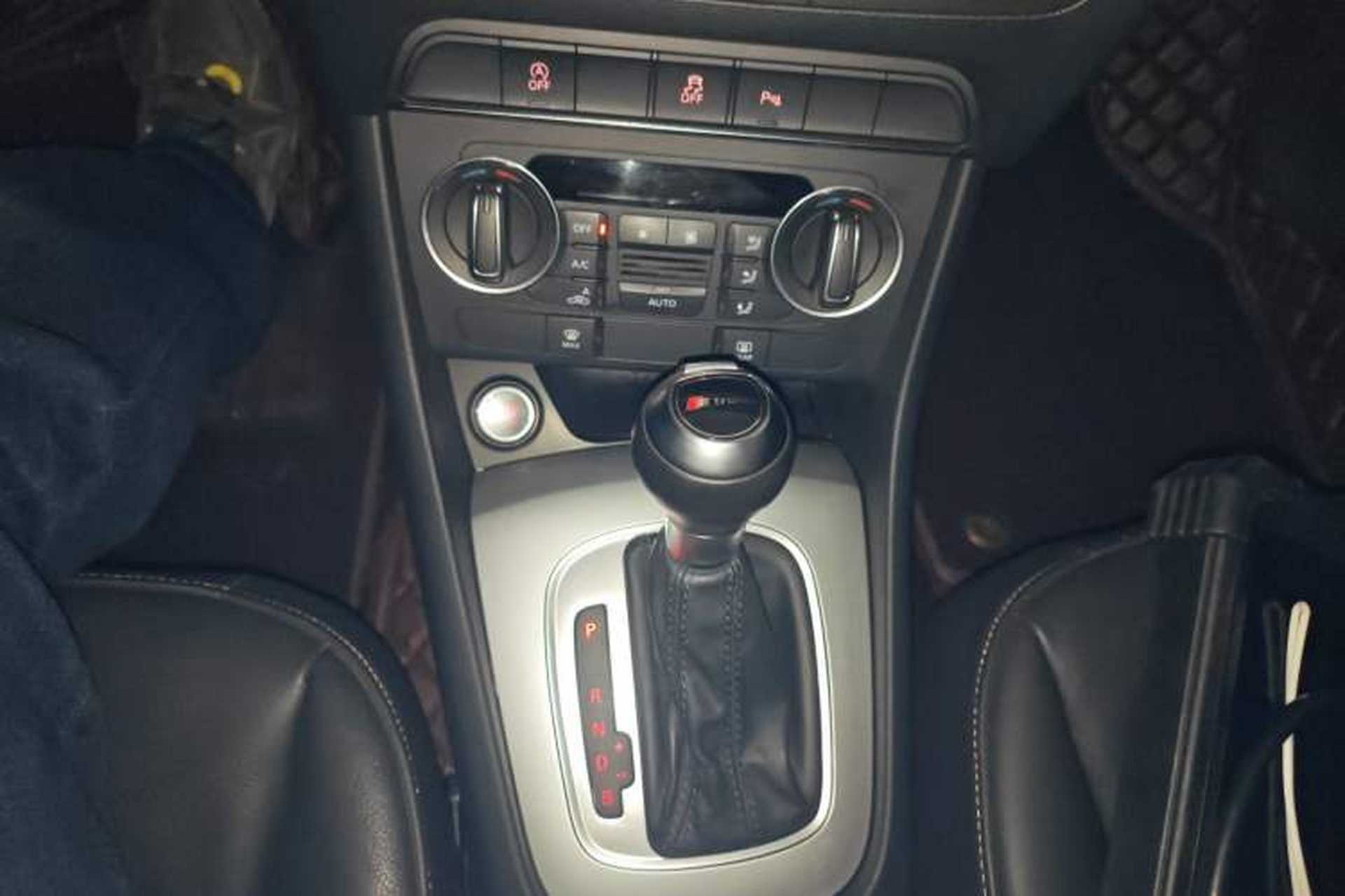 Used Audi Q3 2016 35 TFSI Fashion Model Gear Lever