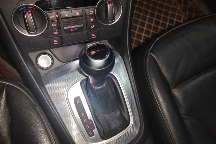 Used Audi Q3 2016 30 TFSI Fashion Model Gear Lever