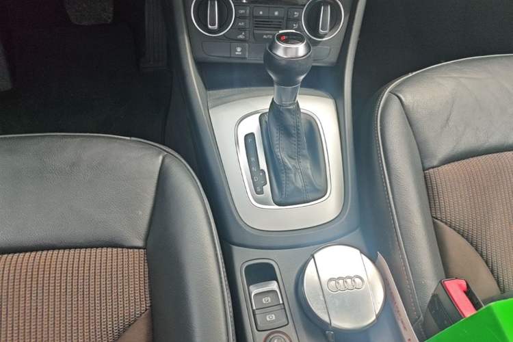 Used Audi Q3 2016 30 TFSI Fashion Model Gear Lever