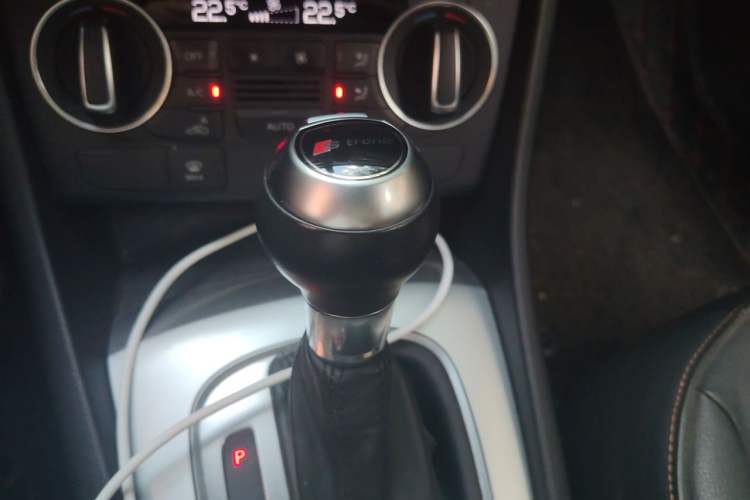 Used Audi Q3 2016 30 TFSI Fashion Model Gear Lever