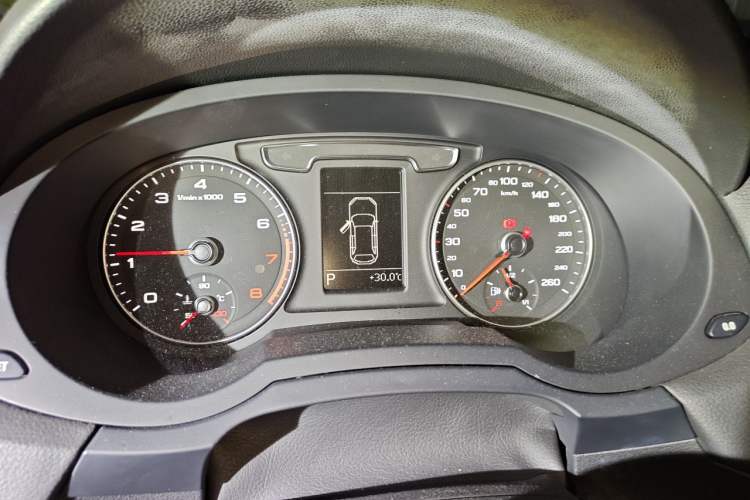 Used Audi Q3 2016 30 TFSI Fashion Model Instrument Cluster