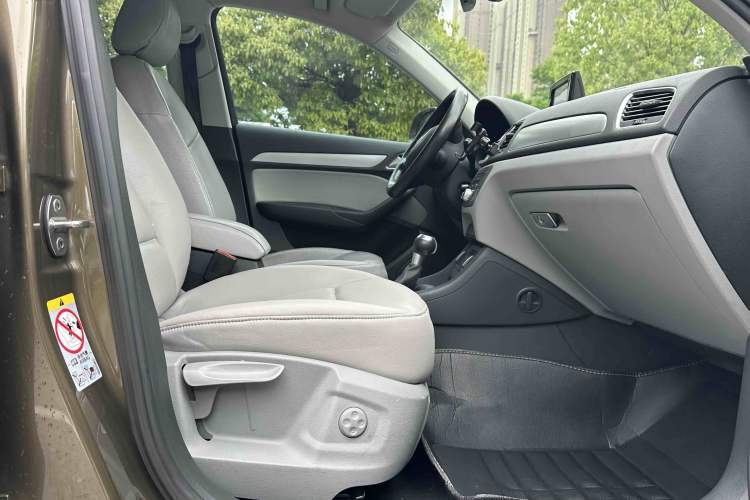 Used Audi Q3 2016 30 TFSI Standard Model Interior 2