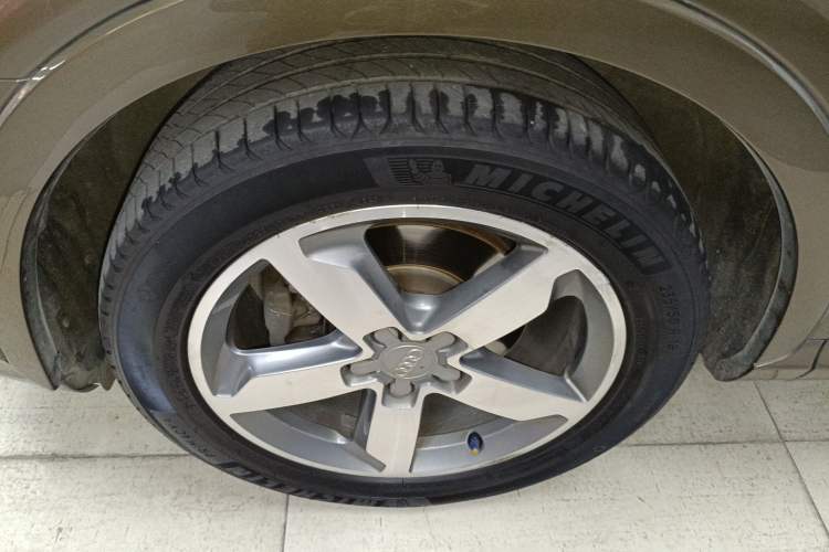 Used Audi Q3 2016 35 TFSI Collection Edition Comfort Model Left Front Wheel Hub