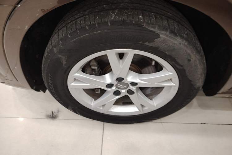 Used Audi Q3 2016 30 TFSI Fashion Model Left Front Wheel Hub