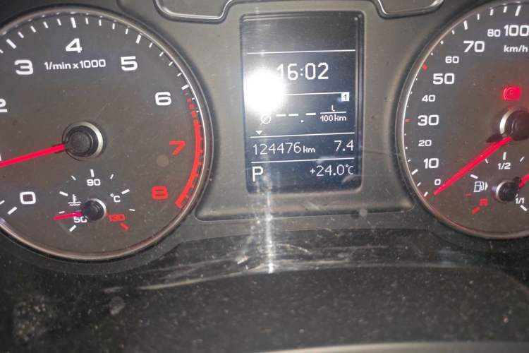 Used Audi Q3 2016 30 TFSI Fashion Model Odometer Close Up