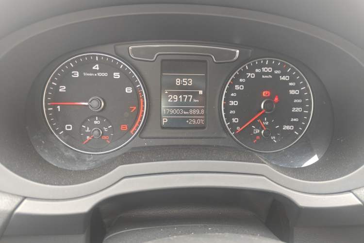 Used Audi Q3 2016 30 TFSI Fashion Model Odometer Close Up