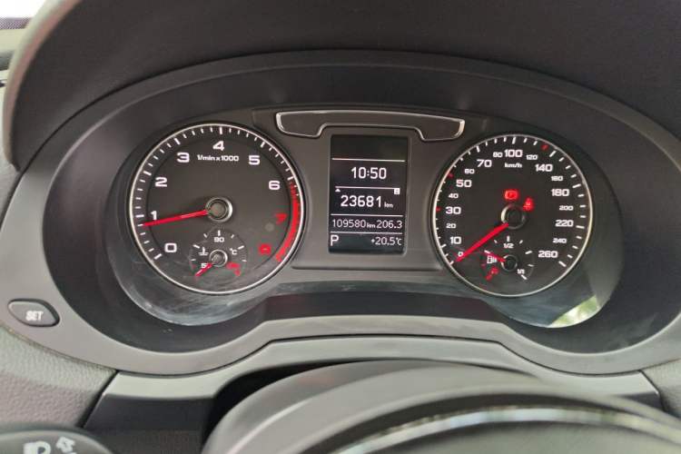 Used Audi Q3 2016 30 TFSI Fashion Model Odometer Close Up