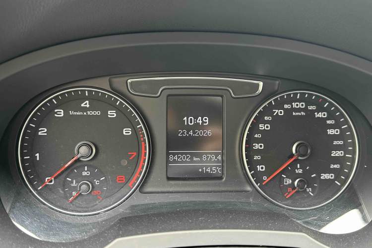 Used Audi Q3 2016 30 TFSI Standard Model Odometer Close Up
