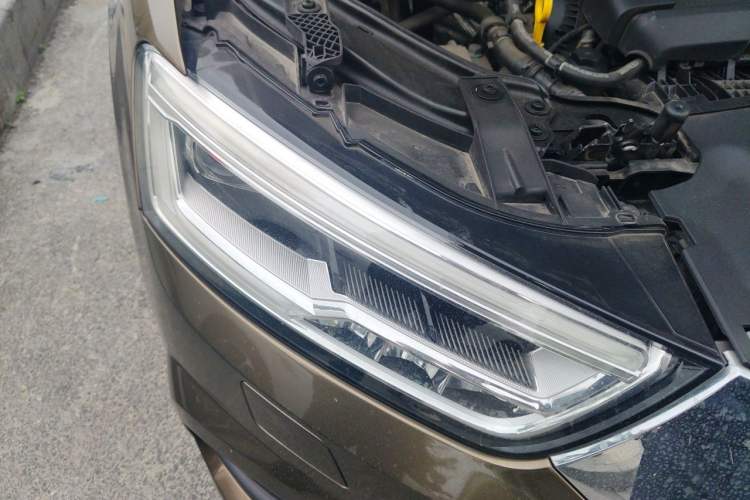 Used Audi Q3 2016 40 TFSI quattro all-wheel drive style model Right Front Headlight