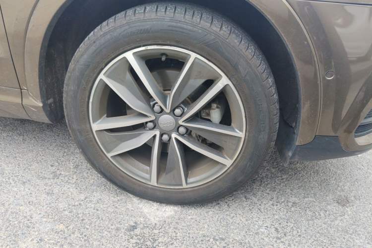 Used Audi Q3 2016 40 TFSI quattro all-wheel drive style model Right Front Wheel Hub
