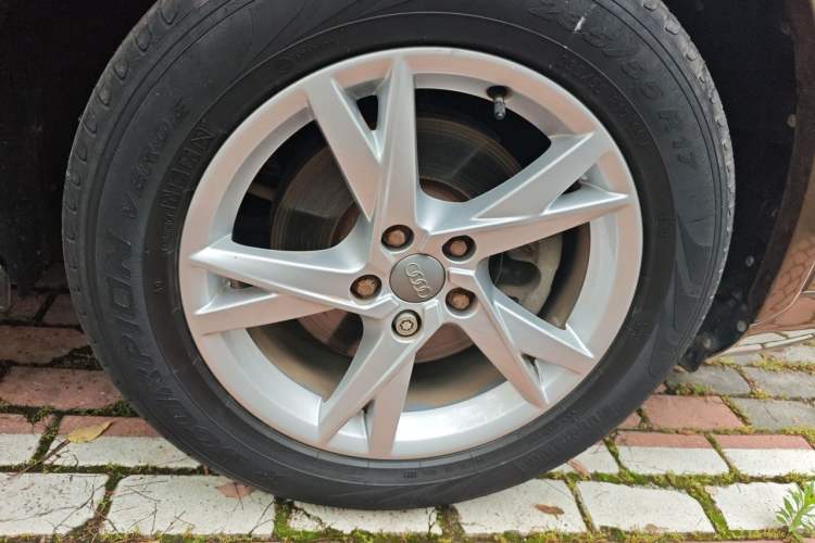 Used Audi Q3 2016 30 TFSI Fashion Model Right Front Wheel Hub