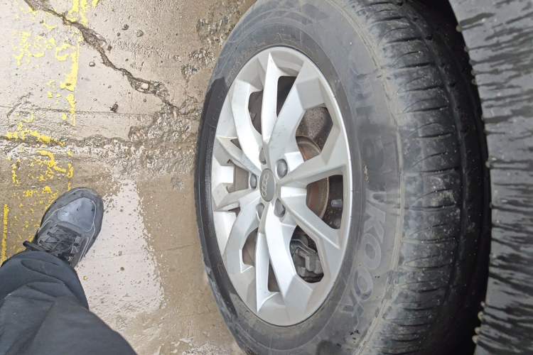 Used Audi Q3 2016 30 TFSI Standard Model Right Front Wheel Hub
