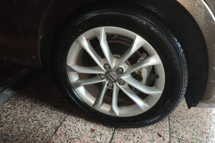 Used Audi Q3 2016 30 TFSI Collector's Edition Intelligent Model Right Front Wheel Hub