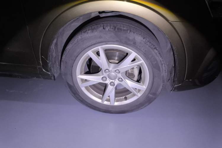 Used Audi Q3 2016 30 TFSI Fashion Model Right Front Wheel Hub