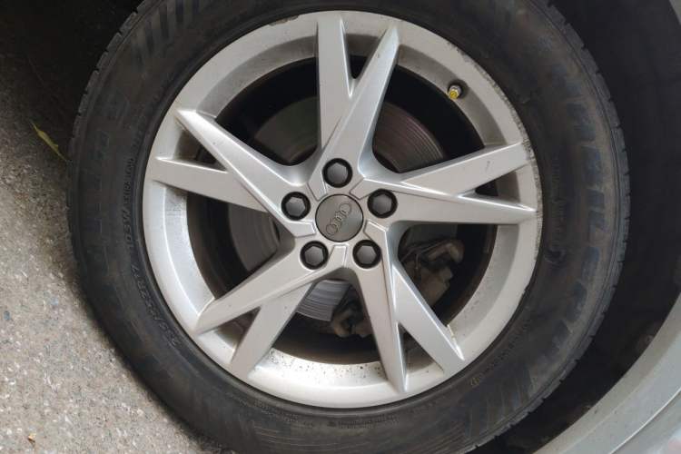 Used Audi Q3 2016 30 TFSI Fashion Model Right Front Wheel Hub