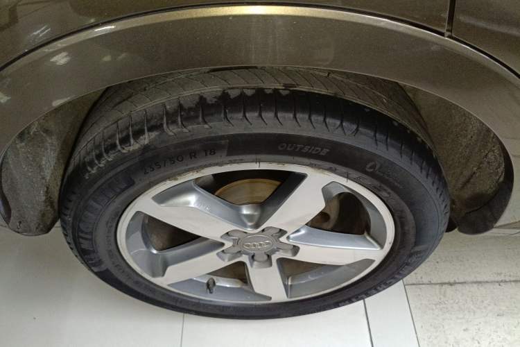 Used Audi Q3 2016 35 TFSI Collection Edition Comfort Model Right Rear Wheel Hub