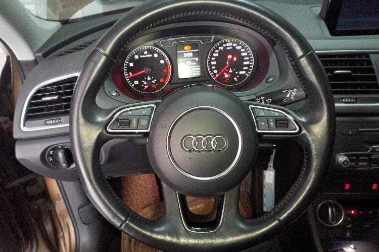 Used Audi Q3 2016 30 TFSI Fashion Model Steering Wheel