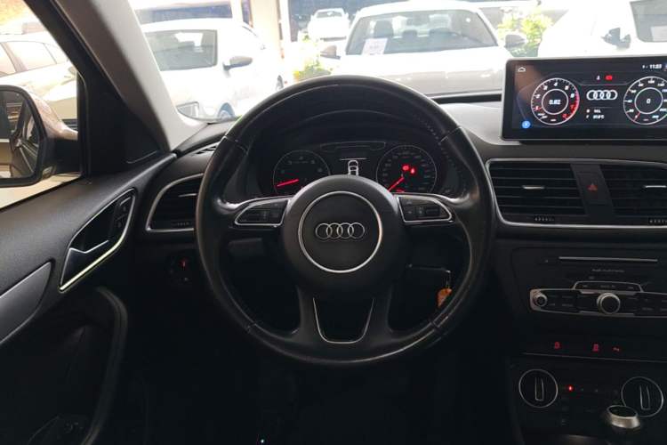 Used Audi Q3 2016 30 TFSI Fashion Model Steering Wheel