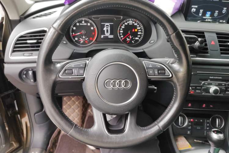 Used Audi Q3 2016 35 TFSI Fashion Model Steering Wheel