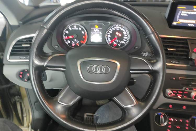 Used Audi Q3 2016 30 TFSI Standard Model Steering Wheel