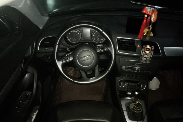 Used Audi Q3 2016 30 TFSI Fashion Model Steering Wheel